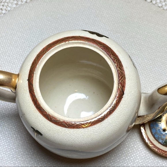 Antique Satsuma from Japan Meiji research: Vatican.com or eBay for more … - Picture 3 of 16